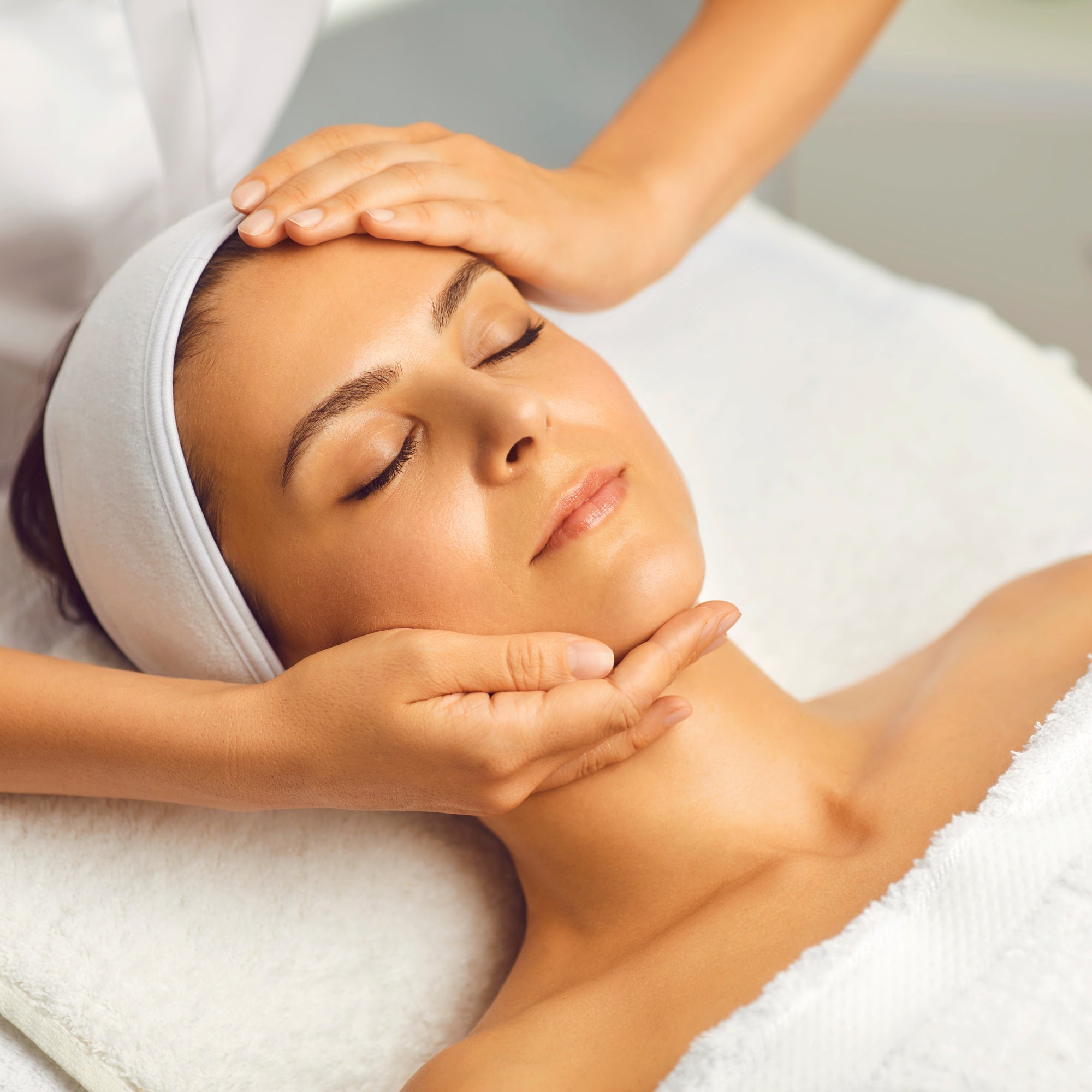 Holistic Facial & Hair Treatments
