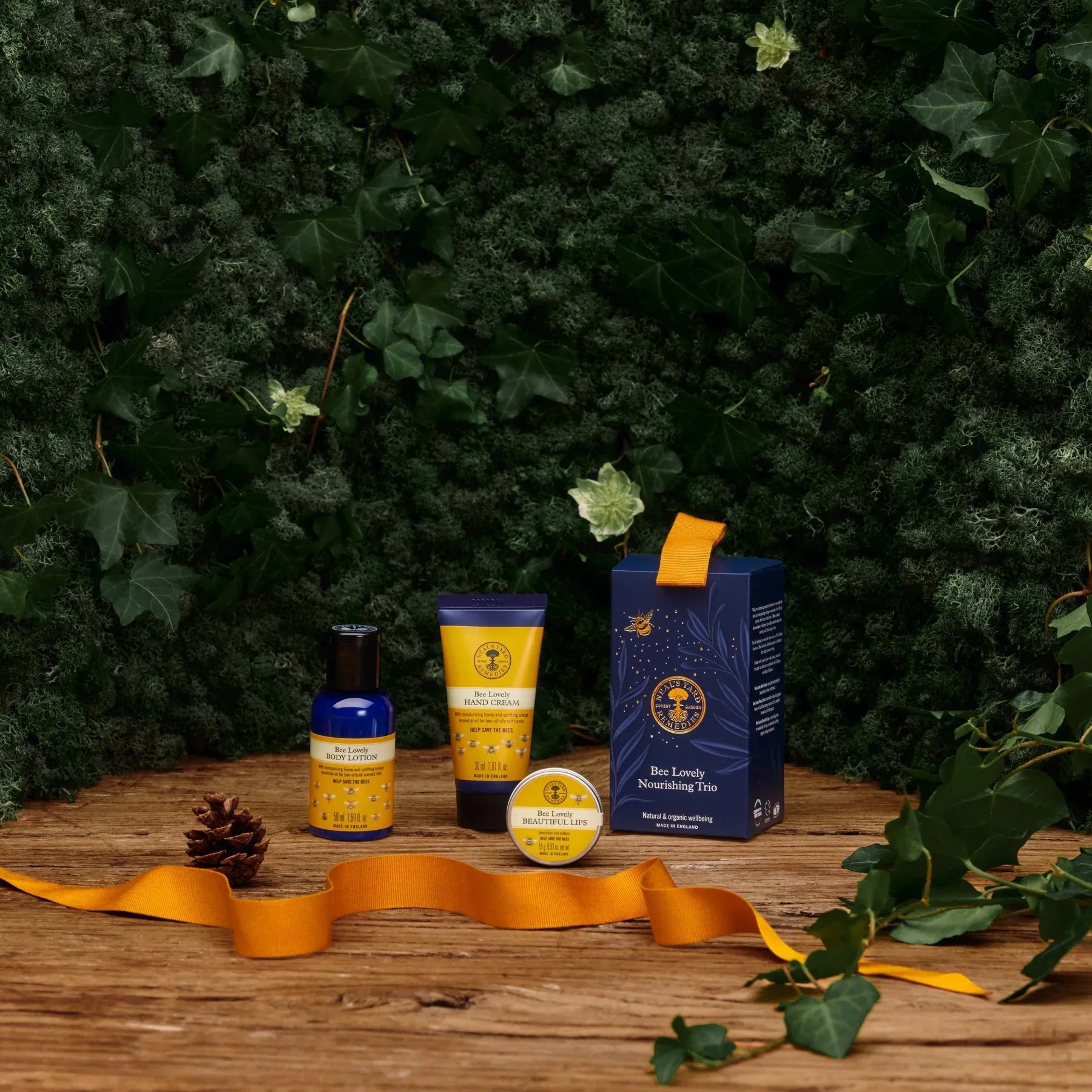 Bee Lovely Nourishing Trio Front product Shot Christmas Edition